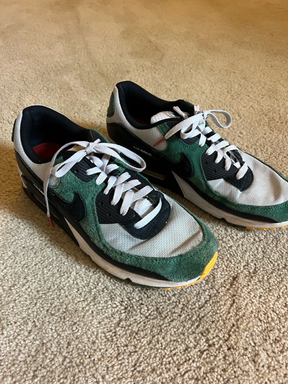 Nike Men’s Green and White Air Max